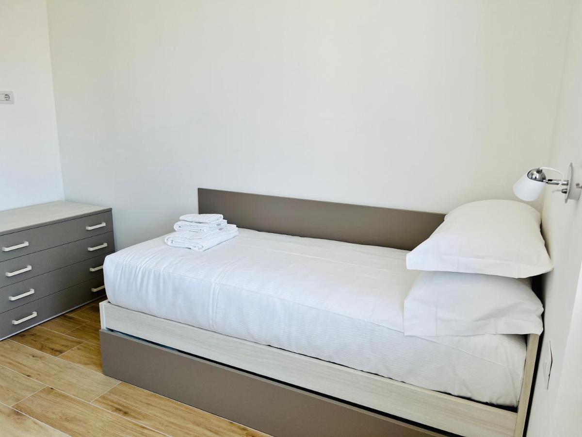 Berengario Suites Torri Del Benaco Bagian luar foto