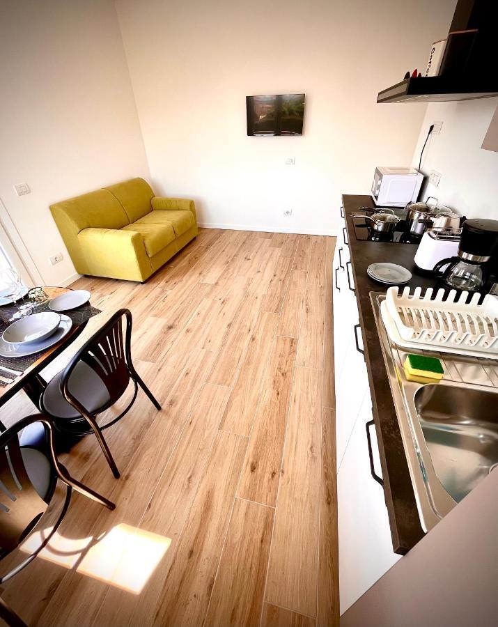 Berengario Suites Torri Del Benaco Bagian luar foto