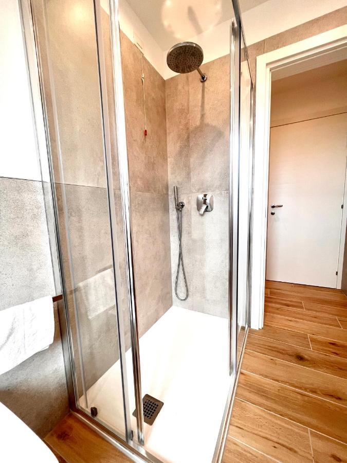 Berengario Suites Torri Del Benaco Bagian luar foto